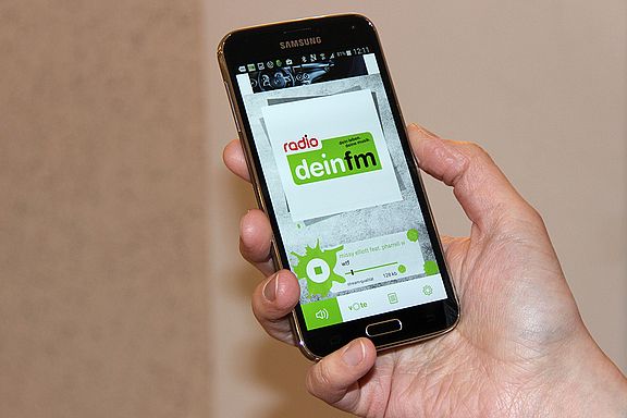 deinfm-app-smartphone-stream-2017-09-13-110838.jpg 